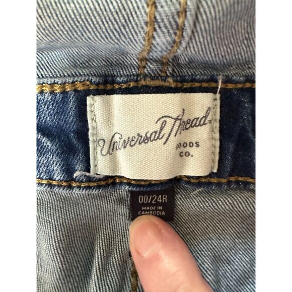 Universal Threads Women's Bib Overalls Mid Rise Distressed Raw Edge Hem Size 00 - Picture 3 of 4